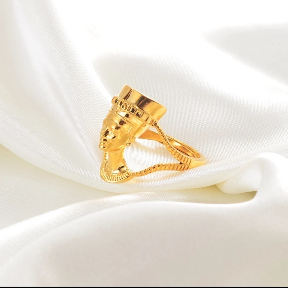 Nefertiti ring